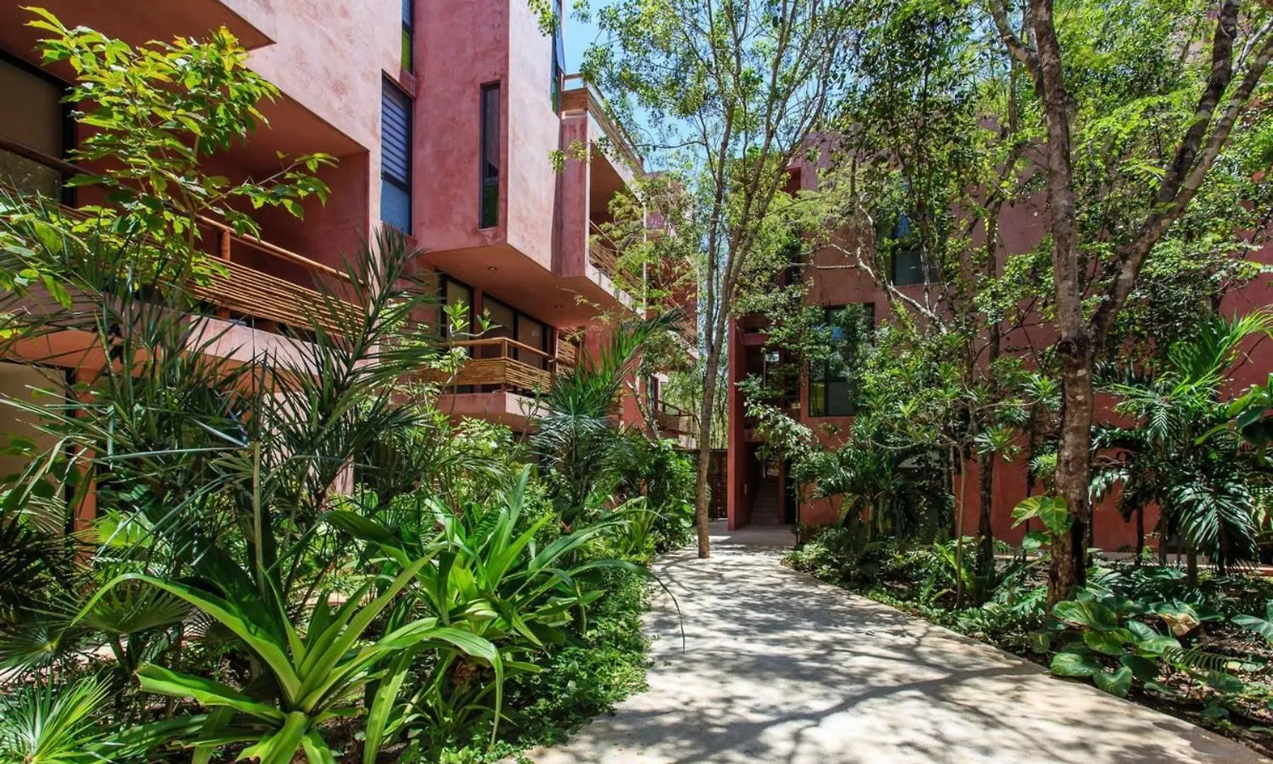 Vibrant Condo, Fiberoptic Wifi, Workspace & A Pool Tulum Hébergement de vacances